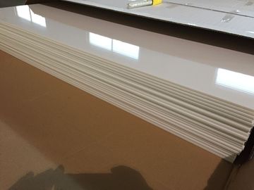 عاج أبيض PVC لوحات السقف النفط لامع حماية بلاستيك بلاط السقف 603mm العاشر 1210mm